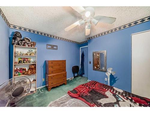 341-405 64 Avenue Ne, Calgary, AB - Indoor Photo Showing Bedroom