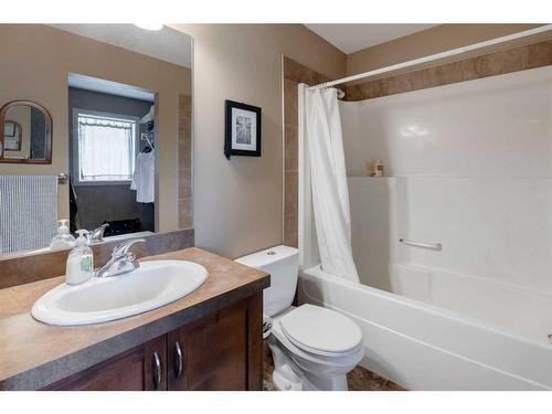 120-413 River Avenue, Cochrane, AB - Indoor Photo Showing Bathroom