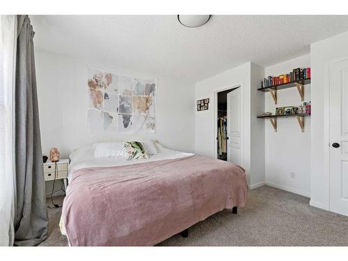 867 Mahogany Boulevard Se, Calgary, AB - Indoor Photo Showing Bedroom