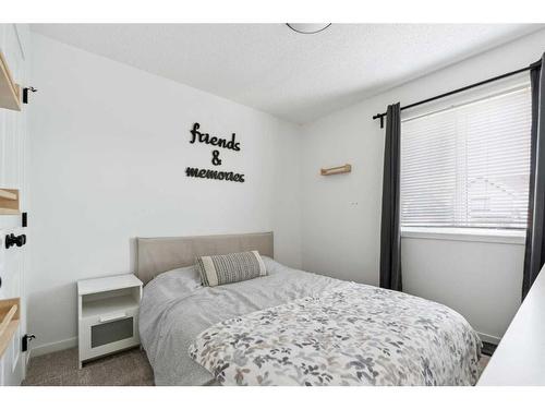 867 Mahogany Boulevard Se, Calgary, AB - Indoor Photo Showing Bedroom