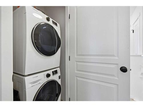 867 Mahogany Boulevard Se, Calgary, AB - Indoor Photo Showing Laundry Room