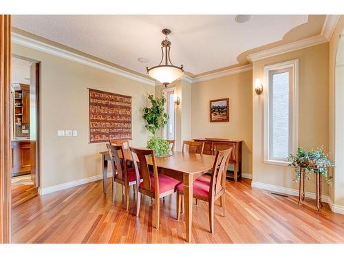 76 Coulee View Sw, Calgary, AB - Indoor Photo Showing Dining Room