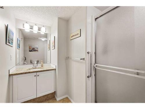 111-550 Prominence Rise Sw, Calgary, AB - Indoor Photo Showing Bathroom