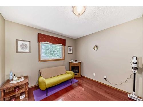 3 Sandringham Way Nw, Calgary, AB - Indoor