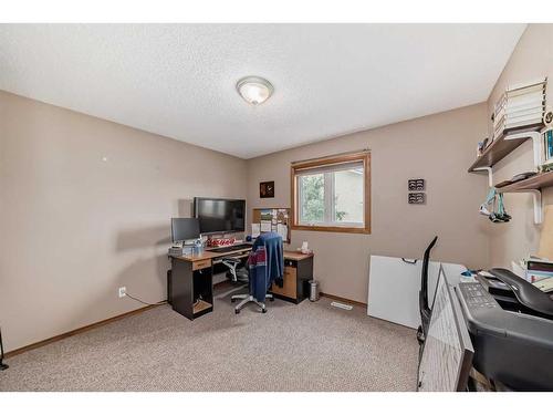 3 Sandringham Way Nw, Calgary, AB - Indoor Photo Showing Office