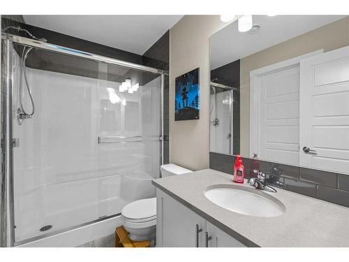 732 Cranbrook Walk Se, Calgary, AB - Indoor Photo Showing Bathroom