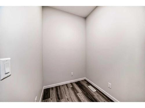 72 Magnolia Bay Se, Calgary, AB - Indoor Photo Showing Other Room