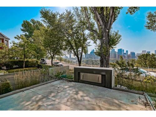 530 Crescent Road Nw, Calgary, AB - Outdoor