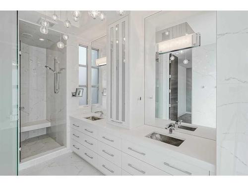 530 Crescent Road Nw, Calgary, AB - Indoor Photo Showing Bathroom