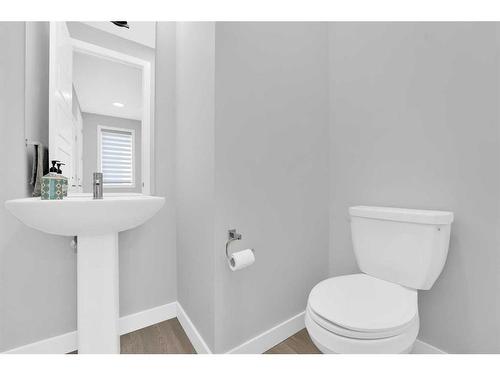 114 Waterford Road, Chestermere, AB - Indoor Photo Showing Bathroom