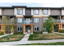 82 Auburn Meadows View SE Calgary, AB T3M 2S1