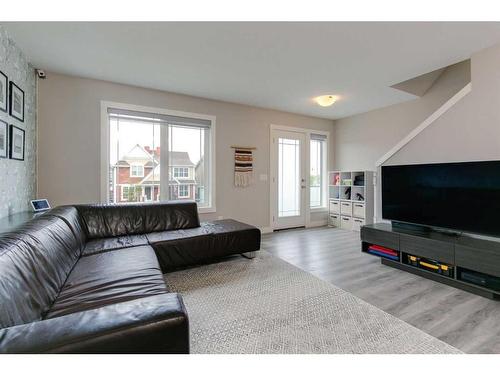 82 Auburn Meadows View Se, Calgary, AB - Indoor Photo Showing Living Room