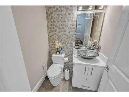 177 Stonemere Close, Chestermere, AB - Indoor Photo Showing Bathroom