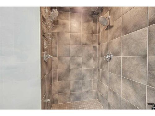 177 Stonemere Close, Chestermere, AB - Indoor Photo Showing Bathroom