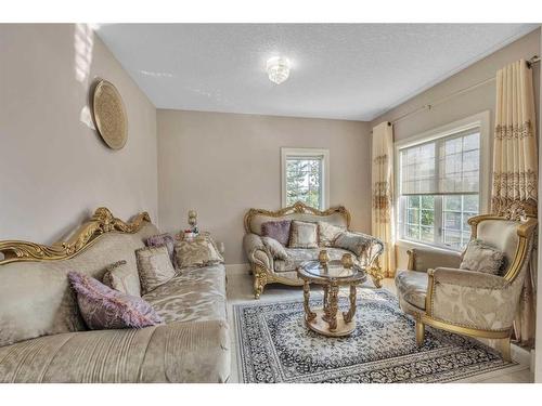 177 Stonemere Close, Chestermere, AB - Indoor Photo Showing Living Room