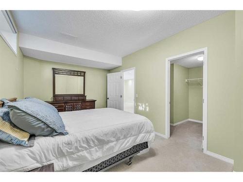 2 Canso Court Sw, Calgary, AB - Indoor Photo Showing Bedroom