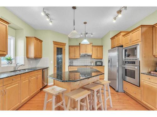 2 Canso Court Sw, Calgary, AB - Indoor Photo Showing Kitchen With Double Sink