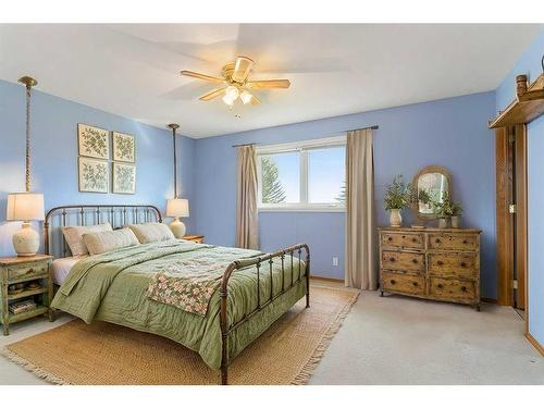 240004 Vale View Road, Rural Rocky View County, AB - Indoor Photo Showing Bedroom