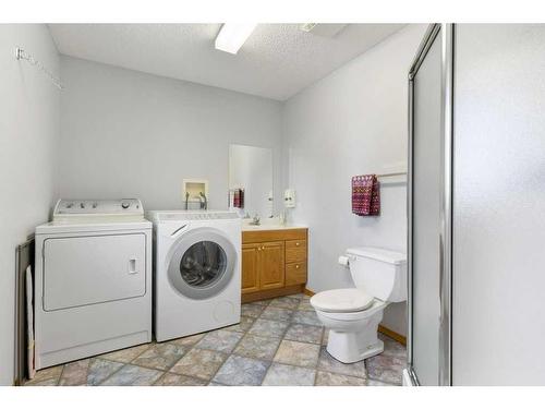 240004 Vale View Road, Rural Rocky View County, AB - Indoor Photo Showing Laundry Room