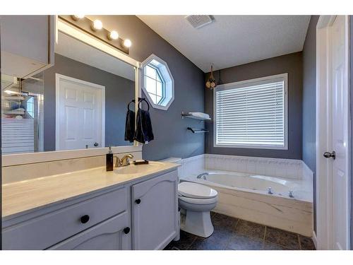 84 Somerset Drive Sw, Calgary, AB - Indoor Photo Showing Bathroom