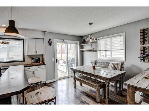 11 Bridlecrest Road Sw, Calgary, AB - Indoor Photo Showing Dining Room