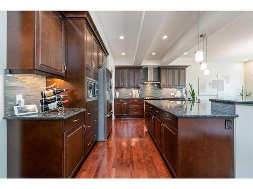 76 Mahogany Manor Se, Calgary, AB - Indoor Photo Showing Kitchen With Upgraded Kitchen