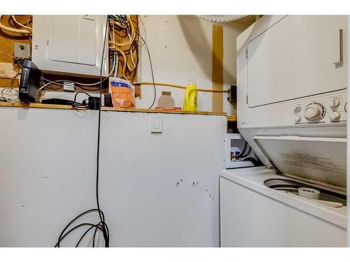 723 Whiteridge Road Ne, Calgary, AB - Indoor Photo Showing Laundry Room