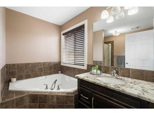 1031 Kings Heights Road, Airdrie, AB - Indoor Photo Showing Bathroom