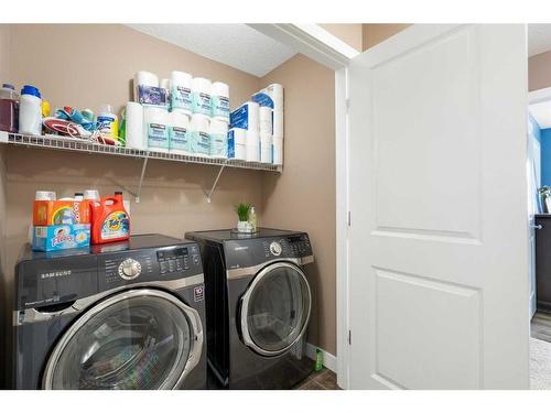 1031 Kings Heights Road, Airdrie, AB - Indoor Photo Showing Laundry Room