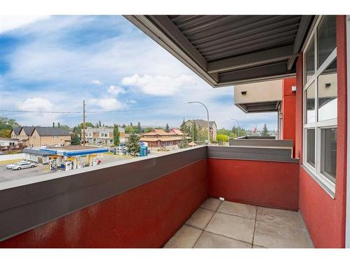 304-2308 Centre Street Ne, Calgary, AB - Outdoor With Balcony With Exterior