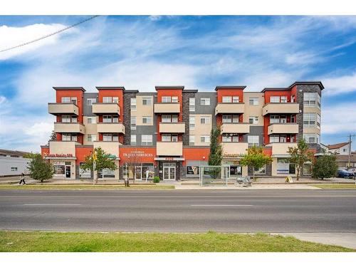 304-2308 Centre Street Ne, Calgary, AB - Outdoor With Balcony With Facade