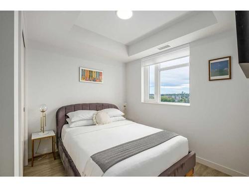 911-1107 Gladstone Road Nw, Calgary, AB - Indoor Photo Showing Bedroom