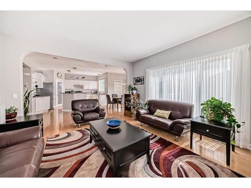 316 Springmere Way, Chestermere, AB - Indoor Photo Showing Living Room