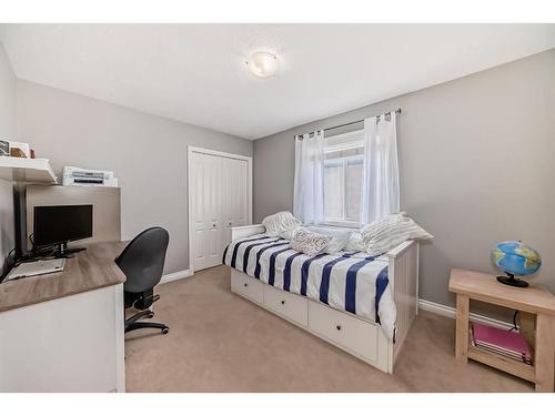 316 Springmere Way, Chestermere, AB - Indoor Photo Showing Bedroom