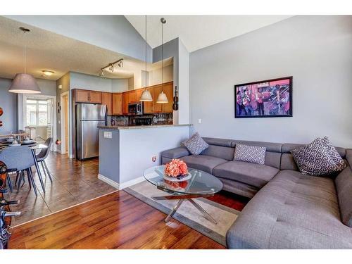 19-153 Rockyledge View Nw, Calgary, AB - Indoor Photo Showing Living Room