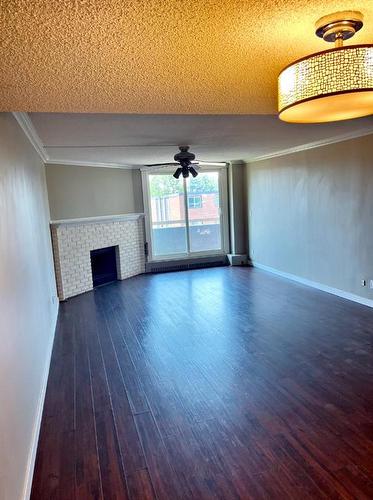 405-511 56 Avenue Sw, Calgary, AB - Indoor Photo Showing Other Room