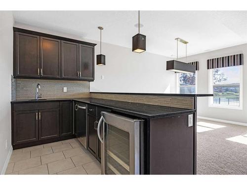 28 Sunset Manor, Cochrane, AB - Indoor Photo Showing Kitchen