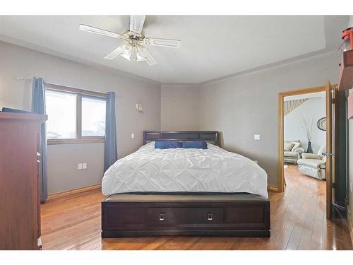 127 2Nd Avenue West, Hussar, AB - Indoor Photo Showing Bedroom