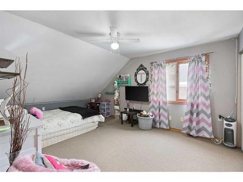 127 2Nd Avenue West, Hussar, AB - Indoor Photo Showing Bedroom