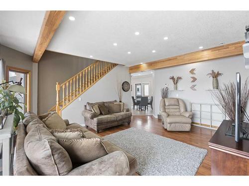 127 2Nd Avenue West, Hussar, AB - Indoor Photo Showing Living Room