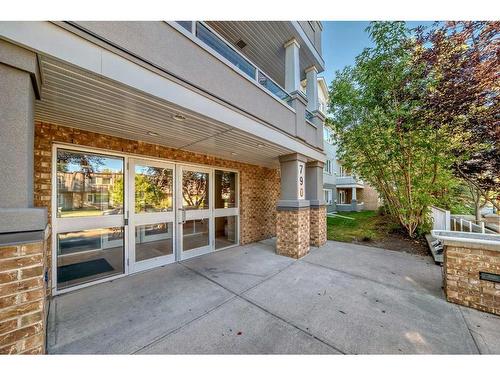 209-790 Kingsmere Crescent Sw, Calgary, AB - Outdoor