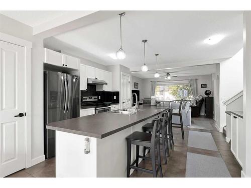 197 Saddlebrook Way Ne, Calgary, AB - Indoor Photo Showing Kitchen With Upgraded Kitchen