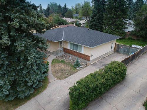 3235 Oakwood Drive Sw, Calgary, AB - Outdoor