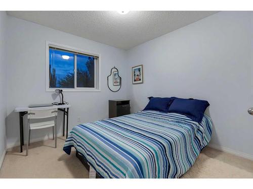 552 Prestwick Circle Se, Calgary, AB - Indoor Photo Showing Bedroom