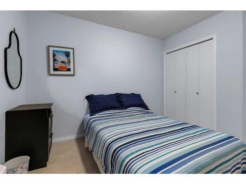 552 Prestwick Circle Se, Calgary, AB - Indoor Photo Showing Bedroom