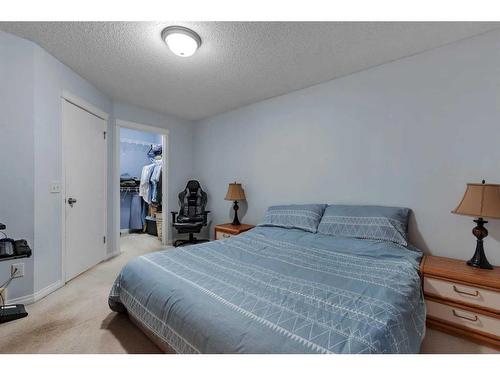 552 Prestwick Circle Se, Calgary, AB - Indoor Photo Showing Bedroom