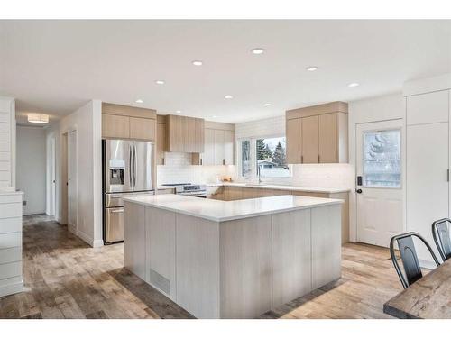 1164 Lake Wapta Road Se, Calgary, AB - Indoor Photo Showing Kitchen With Stainless Steel Kitchen With Upgraded Kitchen