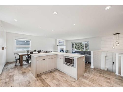 1164 Lake Wapta Road Se, Calgary, AB - Indoor Photo Showing Kitchen