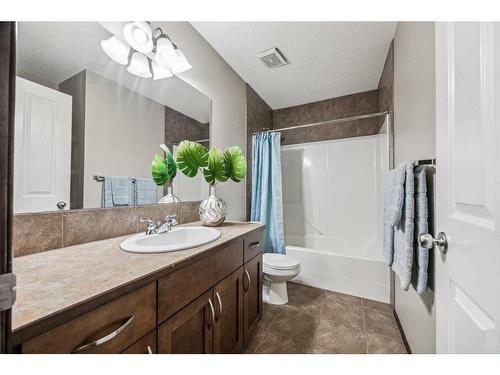 9 Pantego Link Nw, Calgary, AB - Indoor Photo Showing Bathroom