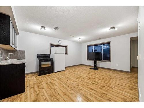 9 Pantego Link Nw, Calgary, AB - Indoor